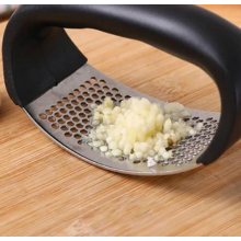 Чеснокодавка, Пресс для чеснока с ручкой Arc - Shaped Garlic Press 20104